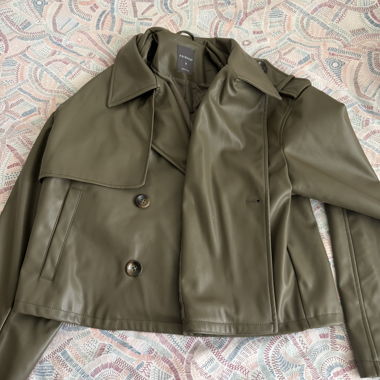 Grüne Lederjacke