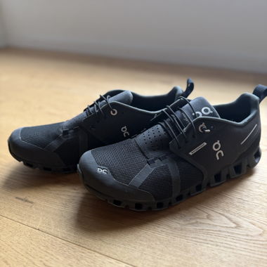 On Cloud waterproof shoes