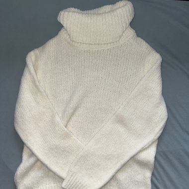 Turtleneck knitted hoodie