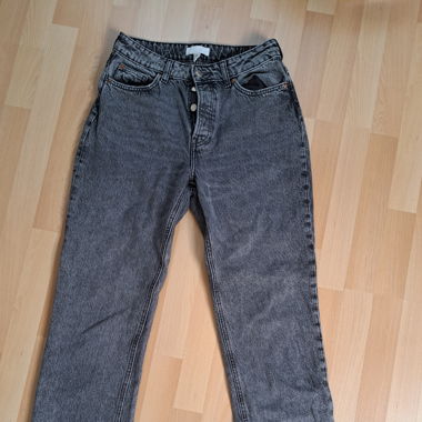 schwarze Jeans