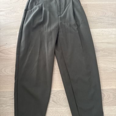 Pantaloni dritti color kaki Zara XS