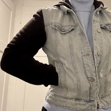 Jeans Jacke mit Stoff ärmeln