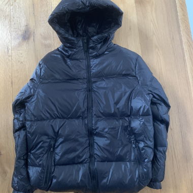 Nuova Giacca Puffer Nera con Cappuccio