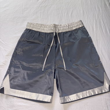 Short sportivi grigi