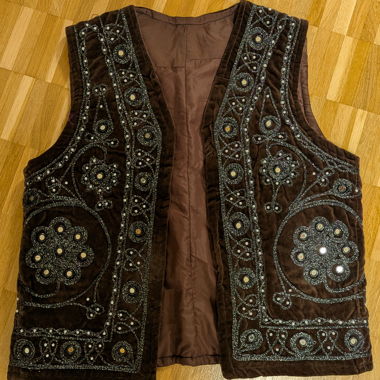 Gilet marrone ricamato