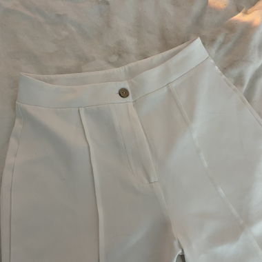 Pantaloni bianchi a gamba larga