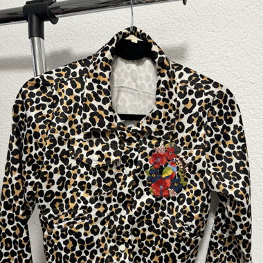 Veste courte Maje très originale