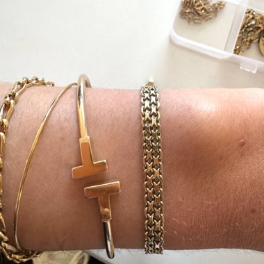 A 9kt vintage mesh-link bracelet