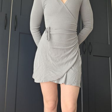 Robe portefeuille grise Bershka