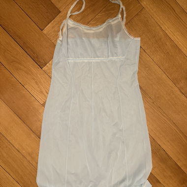 Durchsichtiges Kleid