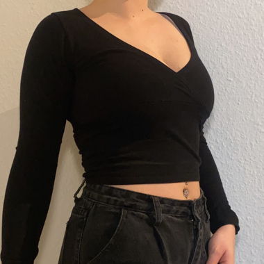 Black crossover top Brandy Melville