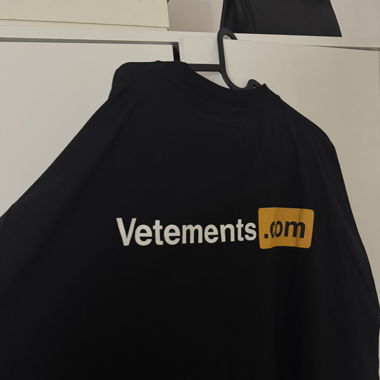 Brand new Vetements T-shirt Original price 450.-