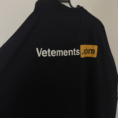 Brand new Vetements T-shirt Original price 450.-