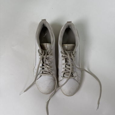 Weisse Puma Sneaker