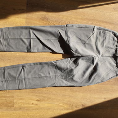 Pantaloni casual grigi