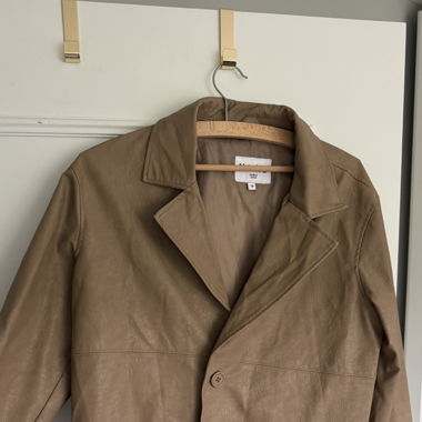 NAKD oversize Lederblazer in Beige