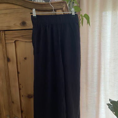 Black highwaist trousers