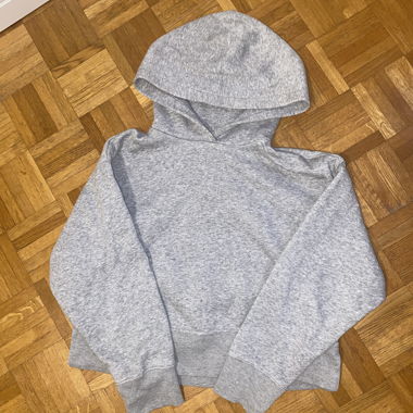Sweat à capuche gris