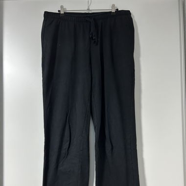 schwarze Jogginghose