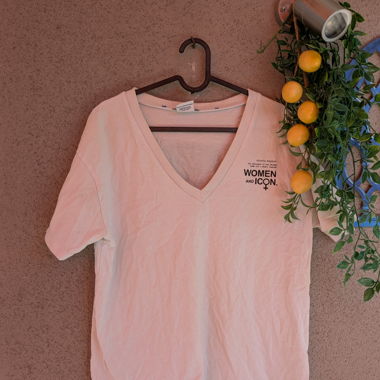 T-shirt baggy leggero.