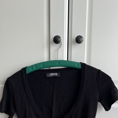 black short-sleeved cardigan