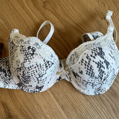 Soutien-gorge à armatures à imprimé serpent