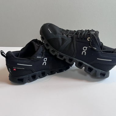 Sneakers On Cloud nere impermeabili
