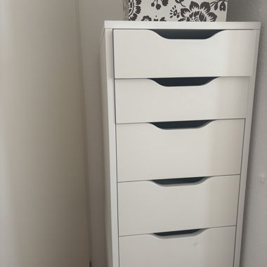 Comò bianco con 5 cassetti