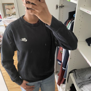 Black Nike sweatshirt 
