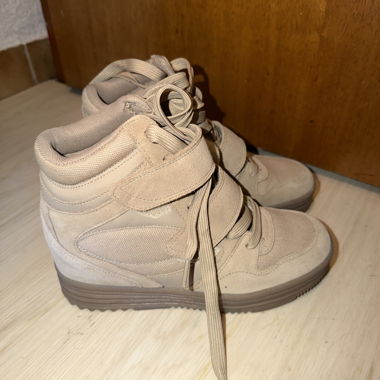 Basquette à talons 