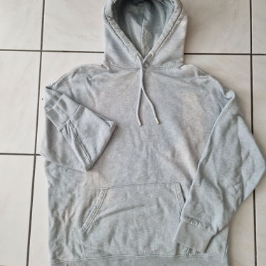 Hellgrauer Hoodie-Sweater