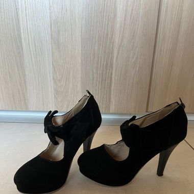 High Heels mit Schleife