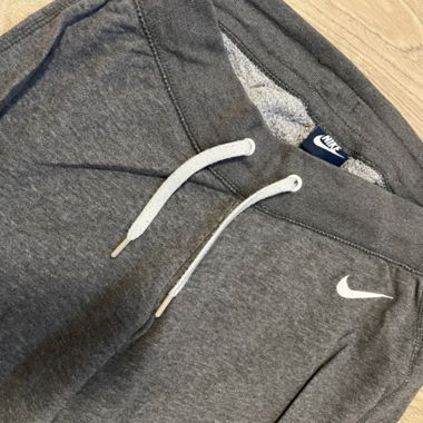 Pantalon d'entraînement Nike 3/4 gris