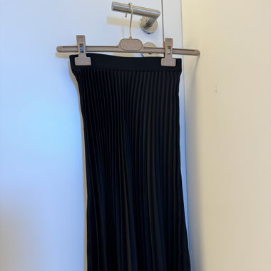Black Midi Skirt H&M XS