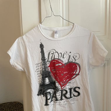 White graphic t shirt 