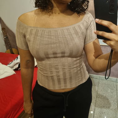 Offshoulder T-Shirt