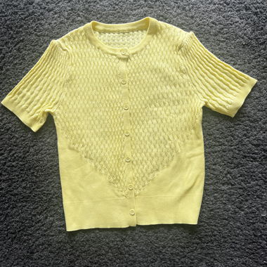 Strickjäckli Frühling, Grösse S, gelb, neuwertig!