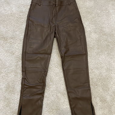 Pantalone marrone in ecopelle