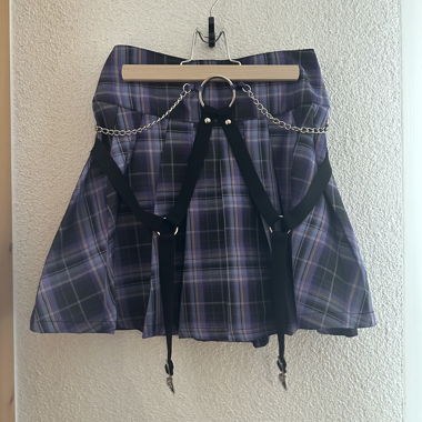 Plaid mini skirt with chains