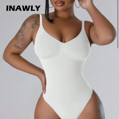 Body mit Ausschnitt
