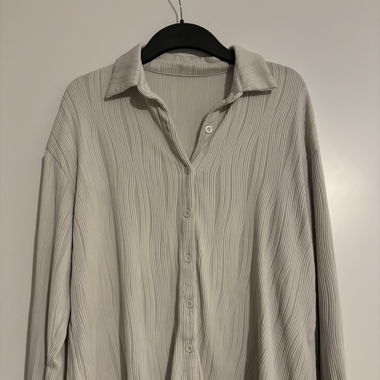 Bluse mit dickem Stoff 