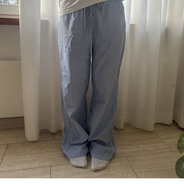 Pantaloni in tessuto a righe, Stradivarius