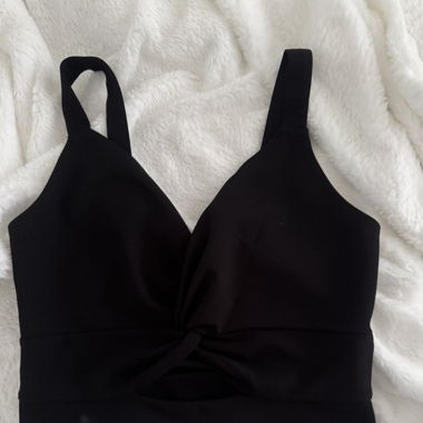 Schwarzes Crop Top