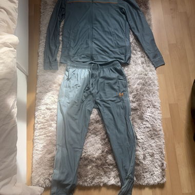 Under Armour Trainingsanzug in Blau