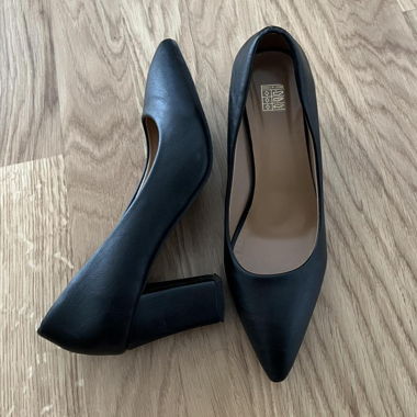 Block heels pumps