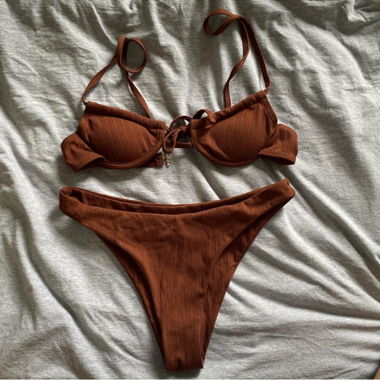Ensemble de bikini marron