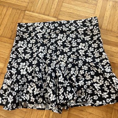 Shorts à fleurs Pull&Bear