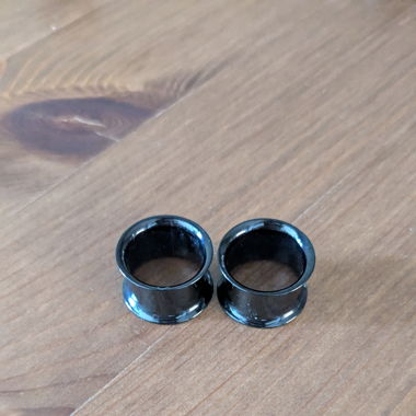 Plugs 