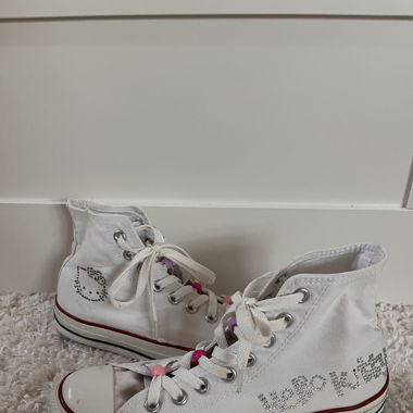 Hello Kitty Converse