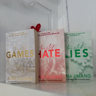 ANNA HUANG